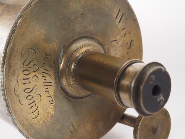 W   S JOHN'S. Londres Téléscope en laiton Signé H. 87 cm