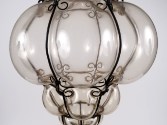 Vente aux enchères Suspension en verre soufflé et fer.