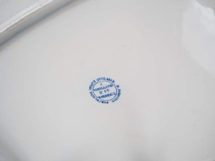 Jean Vieillard à Bordeaux. Plat rectangulaire, décor en camaieu bleu d