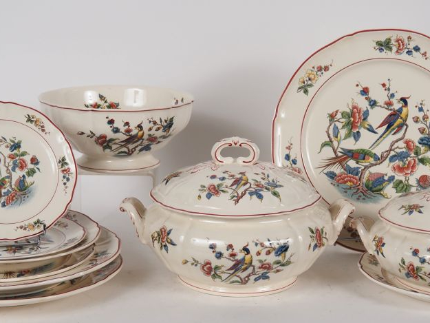 VILLEROY   BOCH.  Service de table "PHOËNIX" comprenant :  3 petits pl