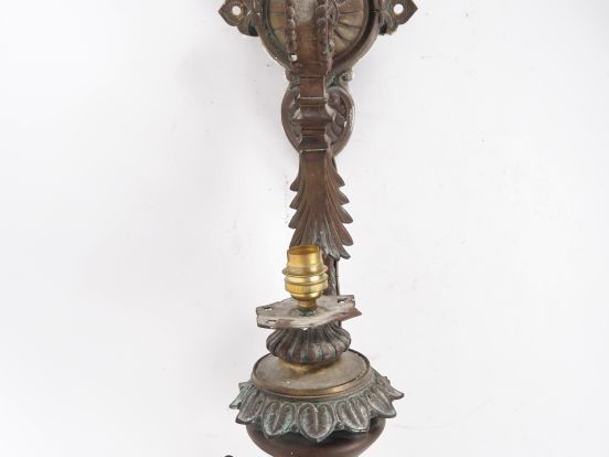 Grande applique Napoléon III murale en métal à décor de feuillage et d