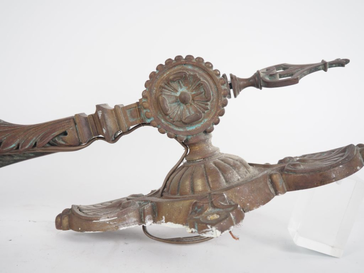 Grande applique Napoléon III murale en métal à décor de feuillage et d