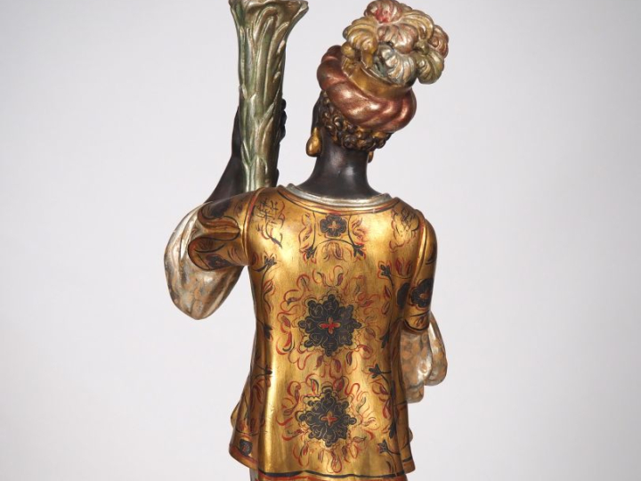 Candélabre de style vénitien en bois polychrome et fer doré, en forme 