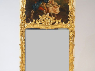 Vente aux enchères Grand trumeau fin XVIIIème, cadre en bois sculpté, doré et ajouré, à d