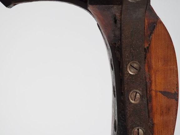 Table Régence en merisier, ouvrant à un tiroir en ceinture, pieds fort