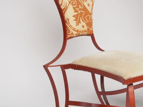 Cyrille VARET. Chaise "romance" et chaise "Basic" en fer laqué, garnit