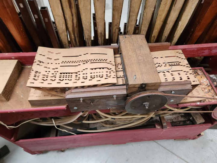 Orgue de foire 49 touches, reconstruit à partir d’éléments anciens d’o