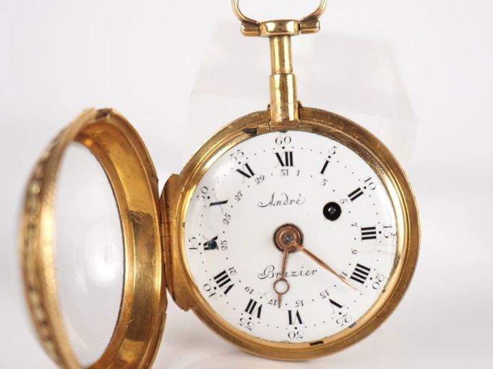 André BRAZIER N°8521 Montre de gousset en or jaune 750.  Cadran à chif
