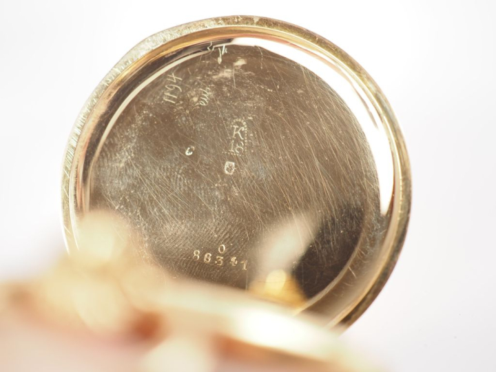 Montre de gousset en or jaune 750.  Cadran à chiffres arabes pour les 