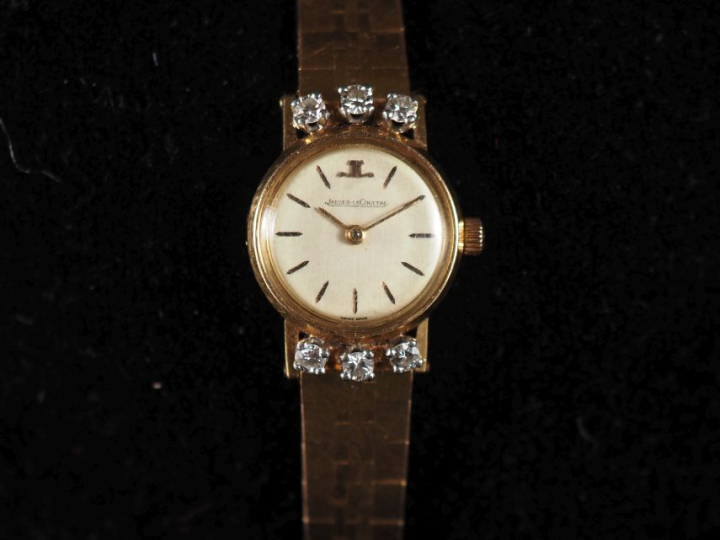 JAEGER LECOULTRE N°871423 Ravissante montre bracelet de dame.  Boitier