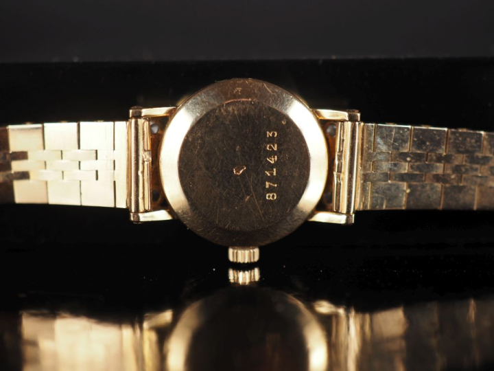 JAEGER LECOULTRE N°871423 Ravissante montre bracelet de dame.  Boitier