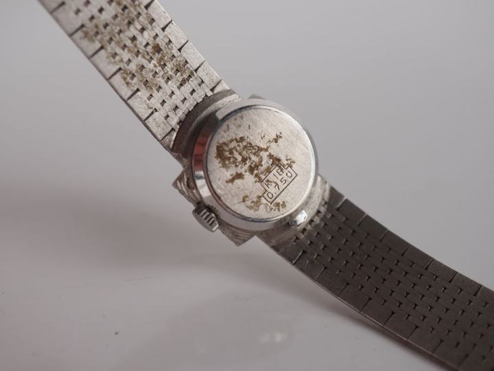 JAQUET-DROZ Montre bracelet de dame, boitier et bracelet en or blanc 7