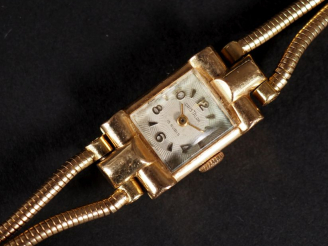 Vente aux enchères CRISTALOR Montre bracelet de dame de style Art déco, boitier et bracel