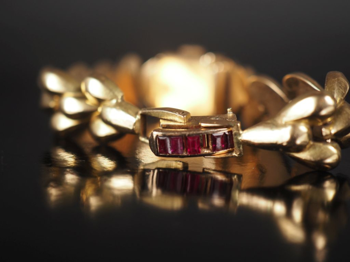 MERIDIA Ravissante montre bracelet de dame, boitier et bracelet en or 