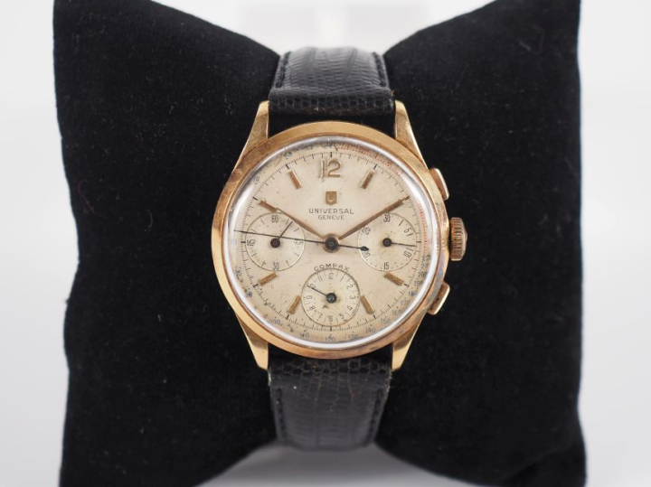 UNIVERSAL GENEVE, Compax Montre bracelet chronographe, boitier en or j