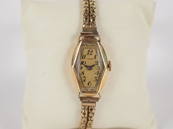 AURORE Montre bracelet de dame, boitier en or jaune 750.  Cadran à chi