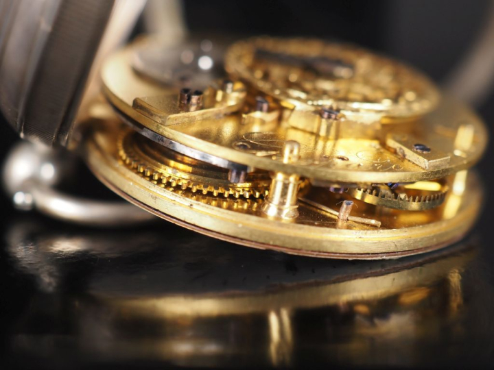 CHOPARD, à Paris Montre de gousset en argent.  Cadran émaillé à chiffr