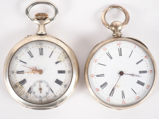 Vente aux enchères Ensemble comprenant :  - une montre de gousset en argent.  Cadran à ch