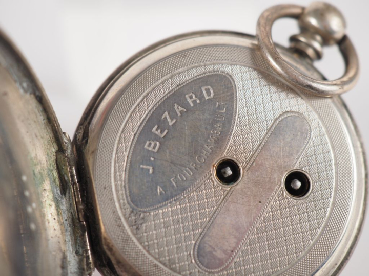 Ensemble comprenant :  - une montre de gousset en argent.  Cadran à ch