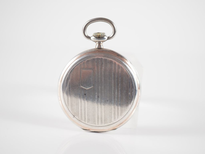 Montre de gousset de style Art déco en argent 800.  Cadran à chiffres 