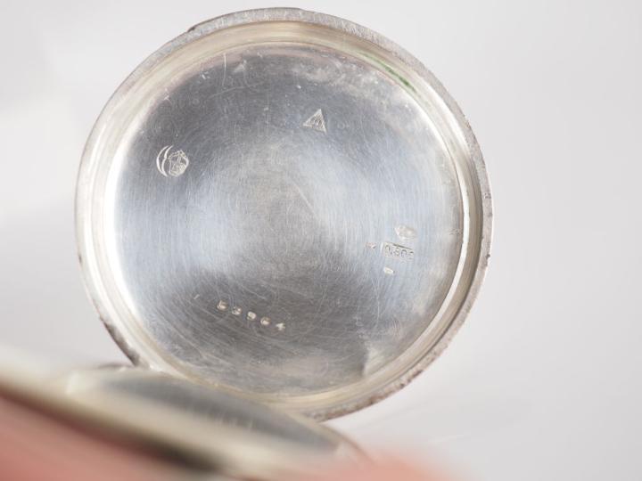 Montre de gousset de style Art déco en argent 800.  Cadran à chiffres 