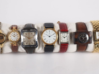 Vente aux enchères Ensemble comprenant :  - AGATHA, Paris Montre bracelet de dame en méta
