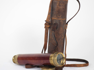 Vente aux enchères Longue-vue XIXème en bois et laiton à trois tirages, signée "SOLEIL, o