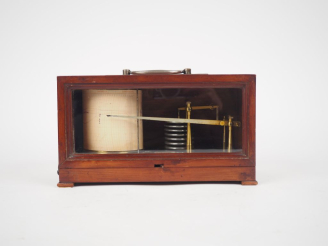 Vente aux enchères Baromètre holostérique dans son coffret en bois et verre. Dim. 16 x 28