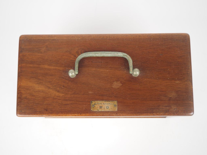 Baromètre holostérique de la Marine Nationale, dans son coffret. Dim. 