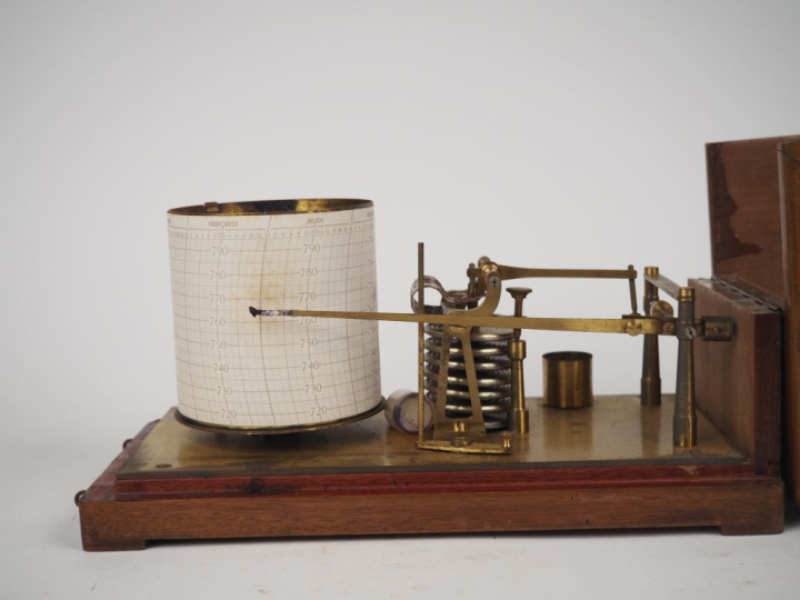 Baromètre holostérique de la Marine Nationale, dans son coffret. Dim. 