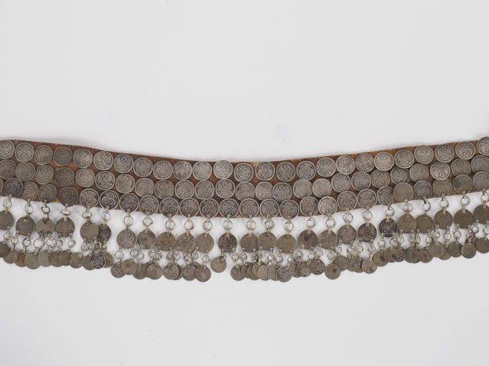 Ceinture Kabardienne en cuir circassien ornée de pièces en argent russ