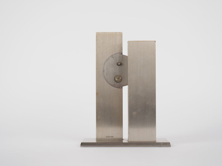 Michel FLEURY. "Horloge nycthémétale" en acier. Signée et numéroté B 0