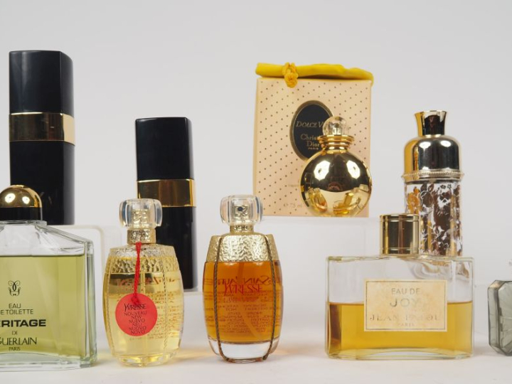 Ensemble de flancons de parfums :  - Jean Patou, eau de Joy - Guerlain