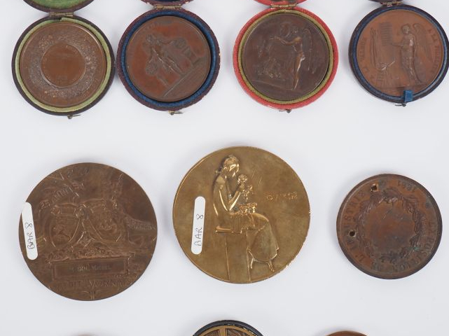 10 différentes médailles en bronze ou métal d'après Caqué, Gayrard, An