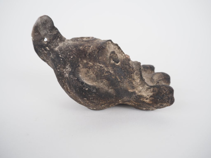 Lampe de style antique. 10,5 cm Expert : Jean-Sylvain Caillou, EI.