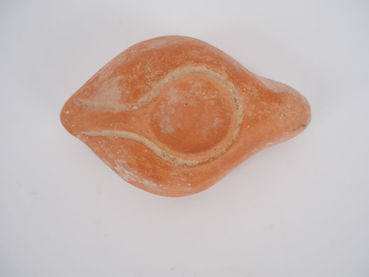 Lampe romaine au médaillon orné d’un motif géométrique. Afrique du Nor