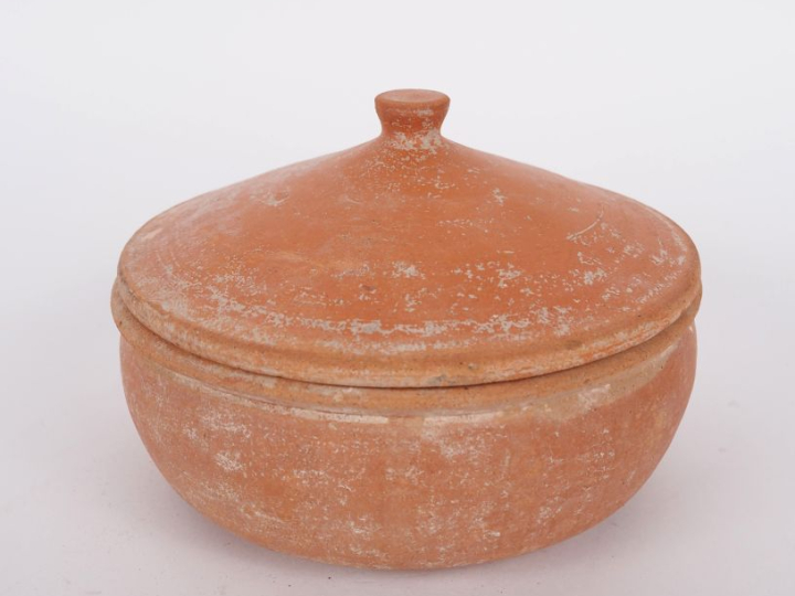 Bol romain en céramique beige. D. 16 cm. Expert : Jean-Sylvain Caillou