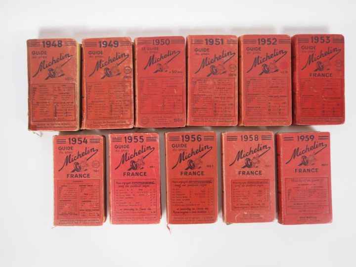 MICHELIN. Lot de 11 guides rouges. (1948/1949/1950/1951/1952/1953/1954