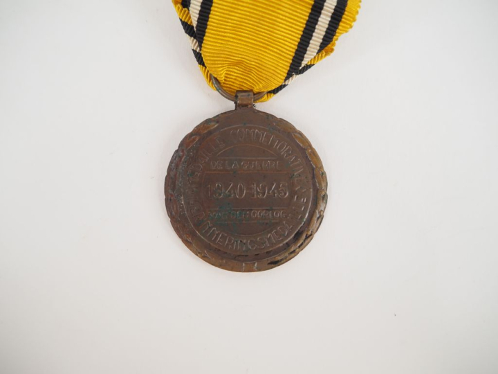 BELGIQUE  -Médaille d’or de l’Ordre de Leopold II. En laiton doré. Rub