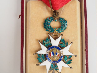 Vente aux enchères FRANCE  ORDRE DE LA LEGION D’HONNEUR  Croix de commandeur d’époque III