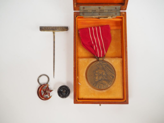 Vente aux enchères USA  Médaille de la Liberté.  En bronze.  Présentée dans l’écrin de la