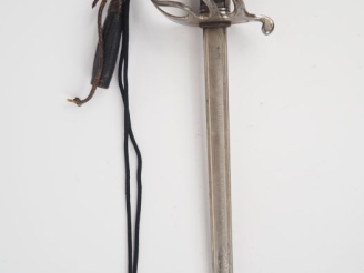 Vente aux enchères Sabre d’officier d’infanterie modèle 1882.  Poignée recouverte de galu