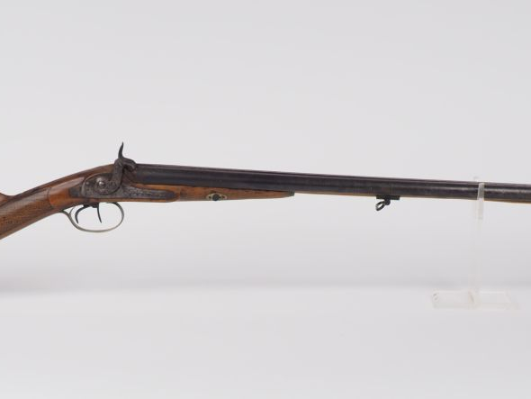 Fusil de chasse à percussion, deux coups.  Canons en table. Platines a