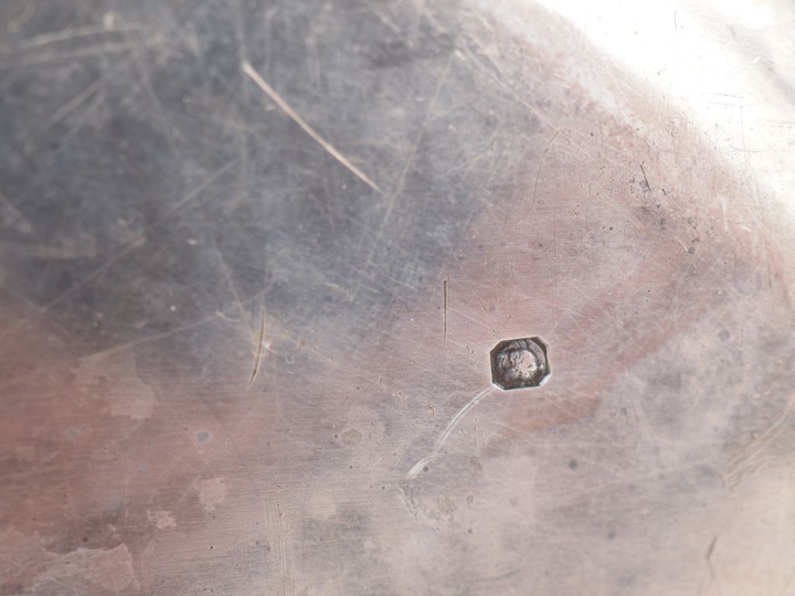 Saucière en argent 925, poinçon Minerve, à décor de frises de feuilles