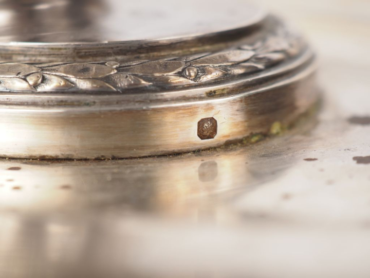 Saucière en argent 925, poinçon Minerve, à décor de frises de feuilles