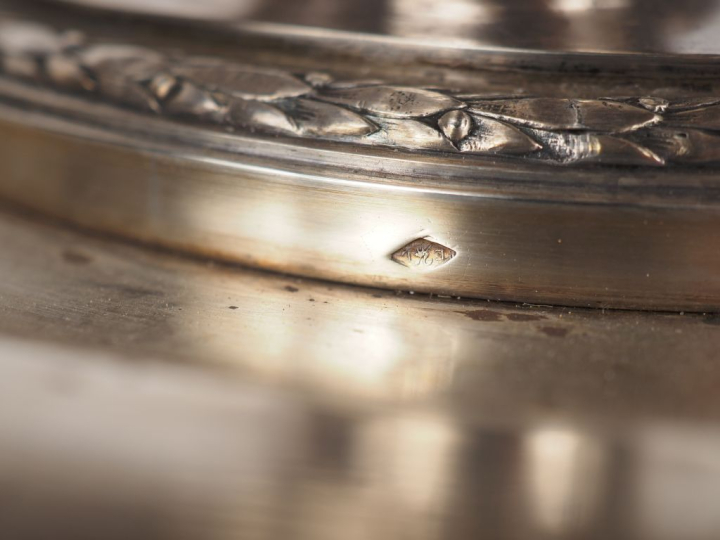 Saucière en argent 925, poinçon Minerve, à décor de frises de feuilles
