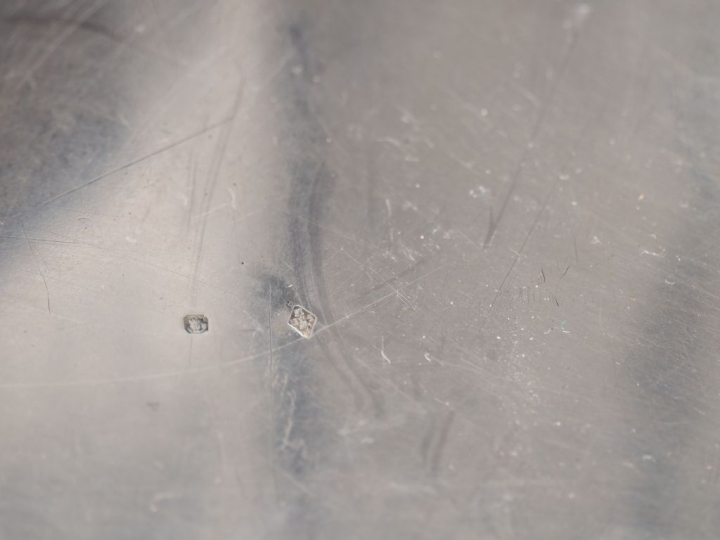 Plat ovale en argent 925, armorié  Poinçon Minerve MO : FH Poids : 104