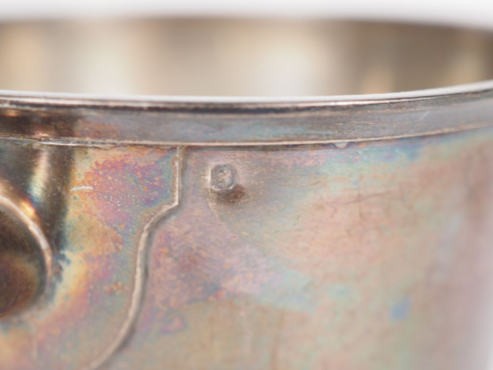 Casserole à bec verseur en argent lisse 925, poinçon Minerve.  Manche 