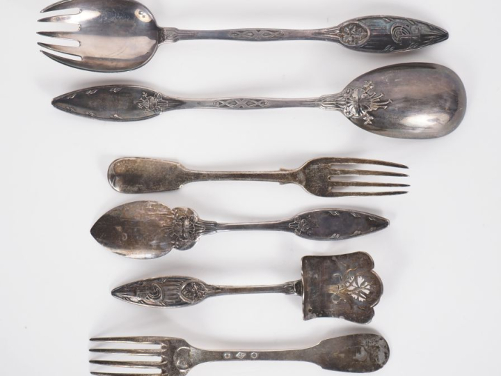 Couvert à salade et deux pièces de service à hors d'œuvre en argent 92
