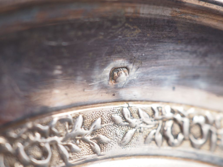 Tasse et sa sous-tasse de style Louis XVI en argent 925, poinçon Miner